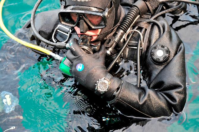 Jaeger-LeCoultre-Deep Sea-Chronograph-diving-2.jpg